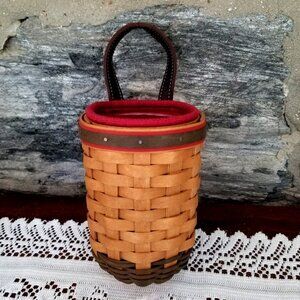 Longaberger 2002 Santas Helper Hanging Basket Red Liner Green Accent Weave Leath